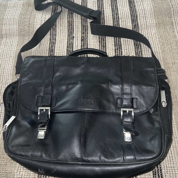 Kenneth Cole Reaction Black Leather Laptop Messenger Bag